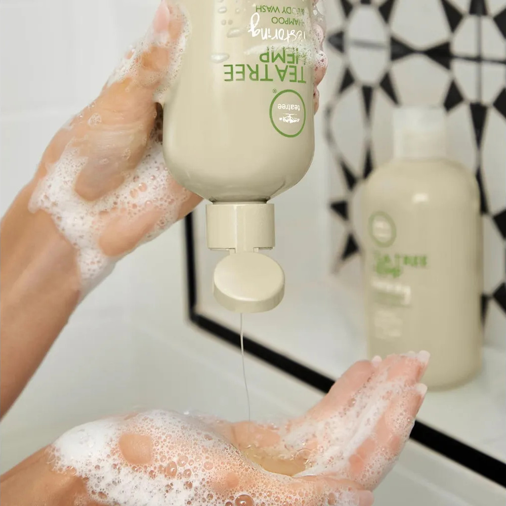 Regenerační šampon a sprchový gel s konopným olejem Paul Mitchell Tea Tree Hemp